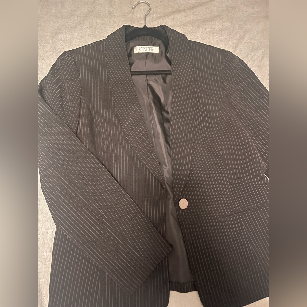 Trendy fitted Kasper Charcoal Pinstripe Jacket